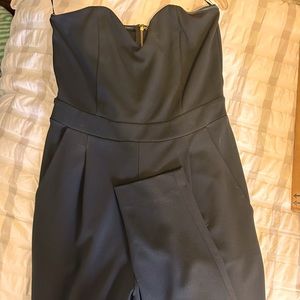 Strapless jumpsuit with pockets